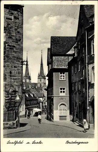 Ak Saalfeld an der Saale Thüringen, Straßenpartie Brüdergasse