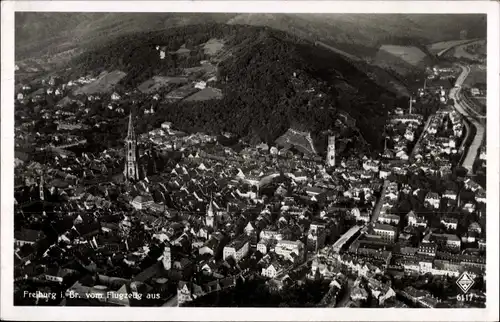 Ak Freiburg im Breisgau, Panorama vom Flugzeug aus