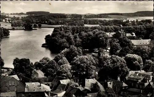 Ak Eutin in Ostholstein, Blick auf Schloss und Eutiner See