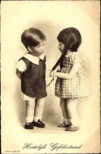 Ak Glückwunsch, Hartelijk Gefeliciteerd, Käthe Kruse Puppen