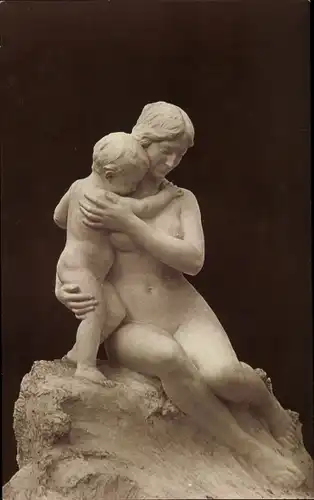 Ak Plastik, Ein kaltes Bad, Frau mit Kind