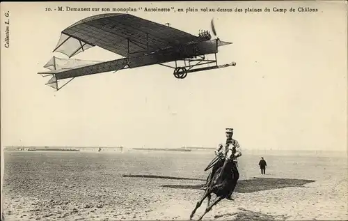 Ak Le Monoplan Antoinette en plein vol, Französisches Kampfflugzeug, Reiter