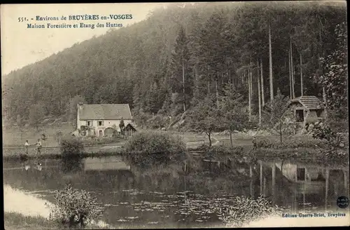 Ak Bruyères Vosges, Maison Forestiere et Etang des Huttes, Teich, Haus am Waldrand