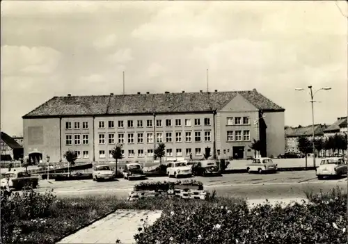 Ak Pasewalk in Mecklenburg Vorpommern, Ernst Thälmann Platz, parkende Automobile