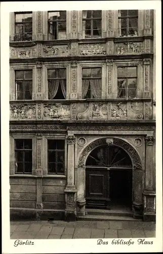 Ak Görlitz in der Lausitz, Das biblische Haus, Fassade, Relief, Eingangstor