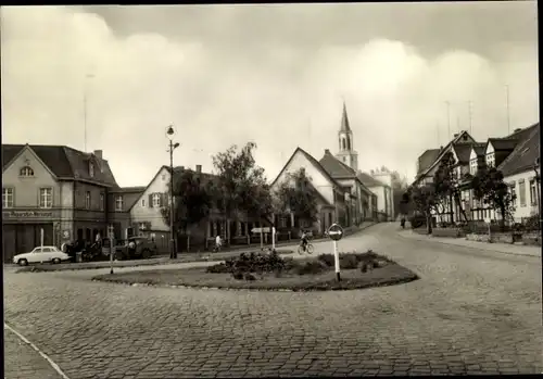 Ak Coswig in Anhalt, Straßenpartie, Häuser