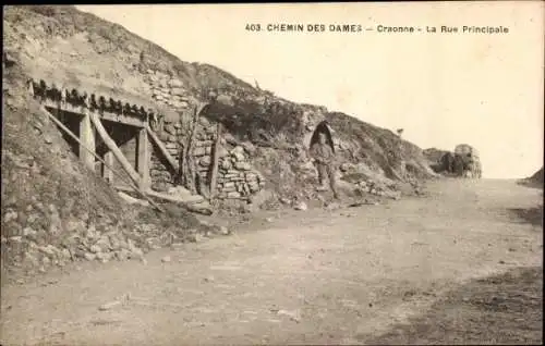 Ak Craonne Aisne, Chemin des Dames, La Rue Principale