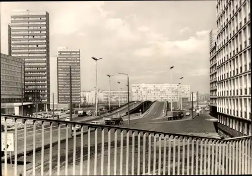 Ak Halle an der Saale, Thälmannplatz mit Hochstraße