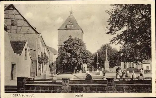 Ak Nebra an der Unstrut im Burgenlandkreis, Blick auf dem Markt, Kirche, Denkmal, Kinder