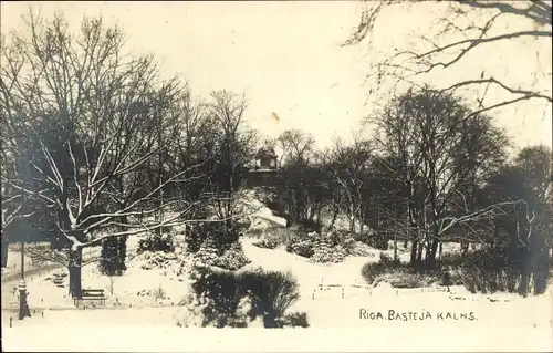 Foto Ak Riga Lettland, Basteja Kalns, Basteianlagen, Winteransicht