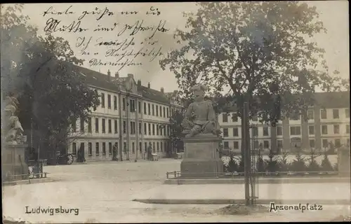 Foto Ak Ludwigsburg in Württemberg, Arsenalplatz, Denkmal