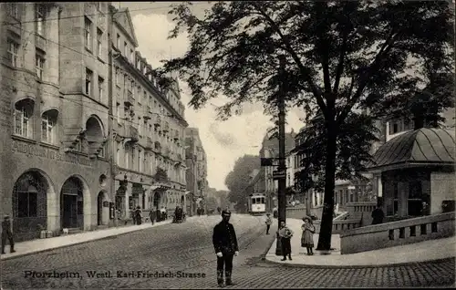 Ak Pforzheim im Schwarzwald, Westl. Karl-Friedrich-Straße, Brauerei, Polizist