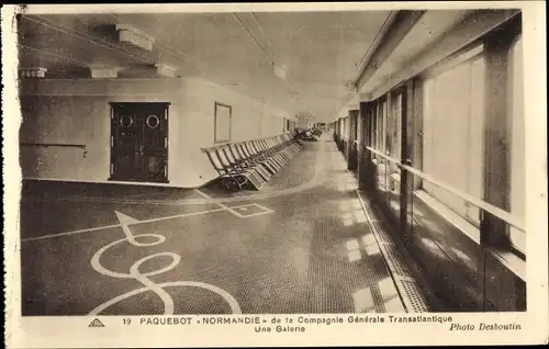 Ak Paquebot Normandie, CGT French Line, Une Galerie