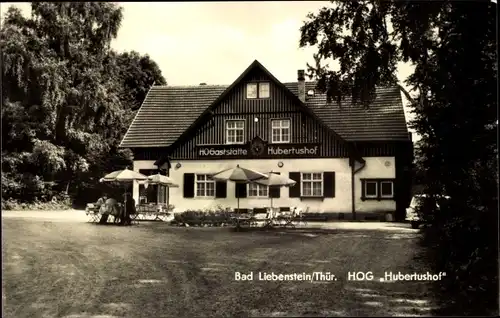 Ak Bad Liebenstein im Wartburgkreis, HO Gaststätte Hubertushof, Sonnenschirme