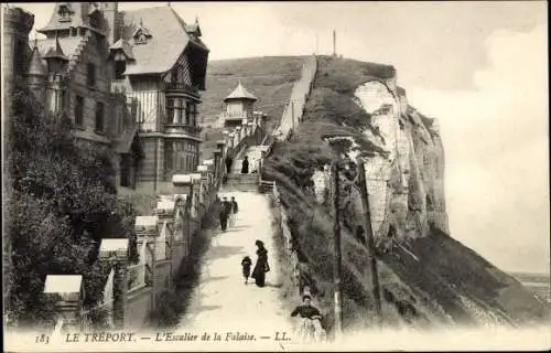 Ak Le Tréport Seine Maritime, L'Escalier de la Falaise