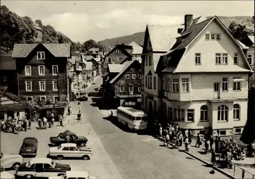 Ak Lauscha in Thüringen, Kulturhaus am Hüttenplatz, Autobus