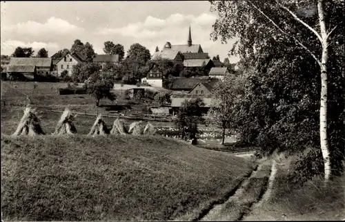 Ak Hirschfeld in Sachsen, Landschaftsbild, Kirche