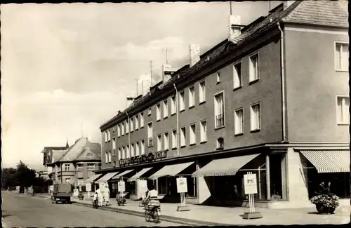 Ak Weißwasser, Muskauer Straße mit HO Kaufhaus Für das behagliche Heim