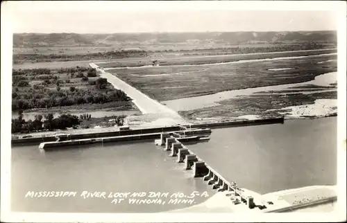 Foto Ak Winona Minnesota USA, Mississippi River lock and dam No. 5A, Schleuse, Luftbild