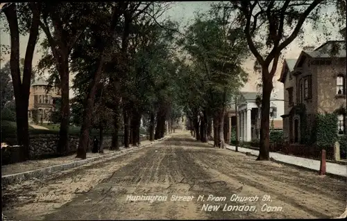 Ak New London Connecticut USA, Huntington Street N. from Church St., Allee