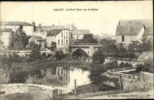 Ak Cholet Maine et Loire, Le Pont Vieux sur la Moine