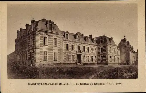 Ak Beaufort en Vallee Beaufort en Anjou Maine et Loire, Le College de Garcons