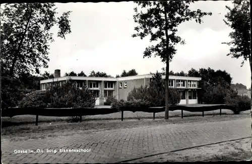 Ak Gasselte Drenthe, O.L. Burg Sikkensschool