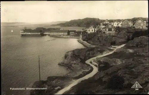 Ak Fiskebäckskil Schweden, Strandpromenaden, Blick auf den Ort