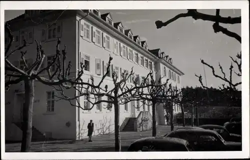 Foto Ak Mannheim in Baden, Gebäude, Parkplatz