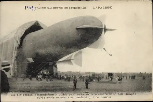 Ak Grandes Manoeuvres de Bourbonnais, Lapalisse, Le dirigeable Republique, Zeppelin