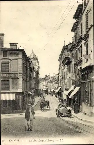 Ak Épinal Lothringen Vosges, La Rue Leopold-Bourg, Passanten, Kutsche, Automobil