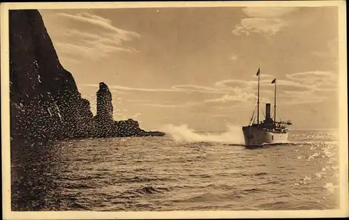 Ak Nordland Norwegen, Fuglebjerg, Felsenküste, Schiff