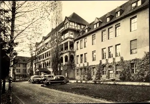 Ak Gera in Thüringen, Partie am Waldkrankenhaus, Parkplatz
