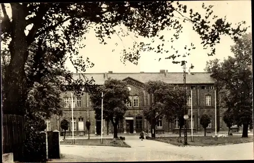 Ak Malchin in Mecklenburg, Bahnhof. Außenansicht