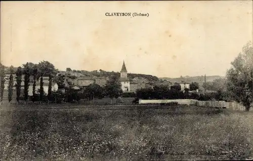 Ak Claveyson Drôme, Blick auf den Ort, Kirche