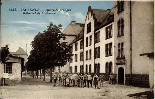 Ak Mainz am Rhein, Quartier Mangin, Batiment de la Somme, französische Kaserne, Soldaten