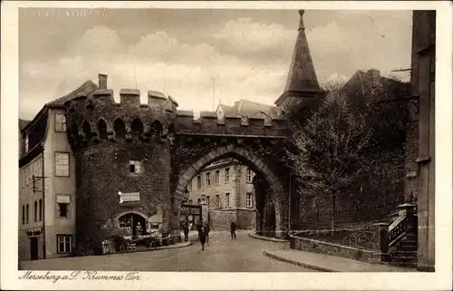 Ak Merseburg an der Saale, Krummes Tor, Straßenpartie
