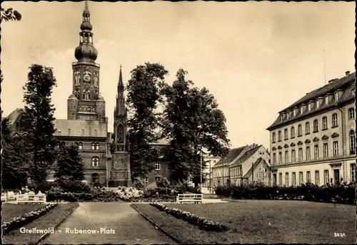 Ak Greifswald in Mecklenburg Vorpommern, Rubenow-Platz, Kirche