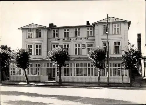 Ak Ostseebad Sellin Rügen, Erholungsheim "Ferienglück", Außenansicht