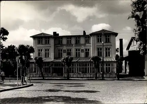 Ak Ostseebad Sellin Rügen, Erholungsheim "Ferienglück", Außenansicht