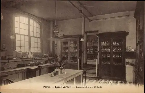 Ak Paris XVII., Lycee Carnot, Laboratoire de Chimie, interieur