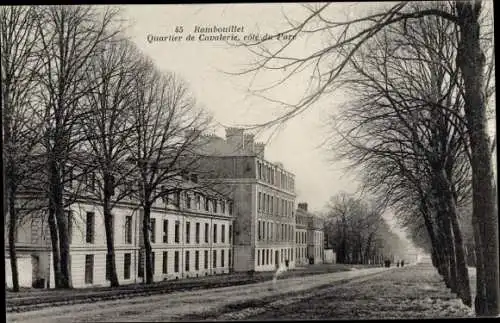 Ak Rambouillet Yvelines, Quartier de Cavalerie, cóté du Parc