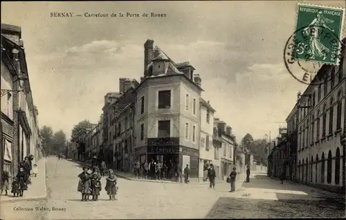 Ak Bernay Eure, Carrefour de la Porte de Rouen