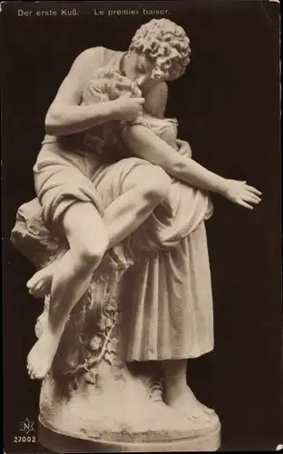 Ak Plastik Der erste Kuss, Liebespaar