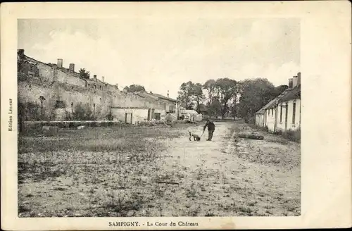 Ak Sampigny Meuse, Le Cour du Chateau