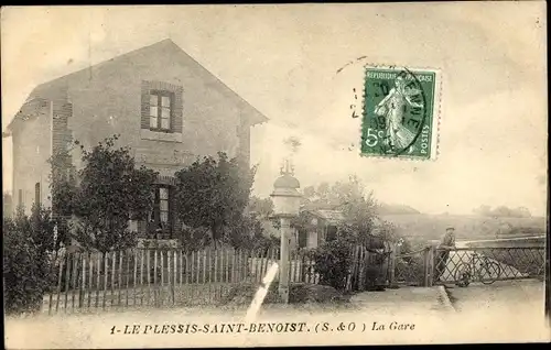 Ak Le Plessis Saint Benoist Essonne, La Gare