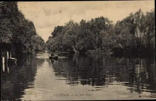 Ak Villennes sur Seine Yvelines, petit Bras, homme dans la barque