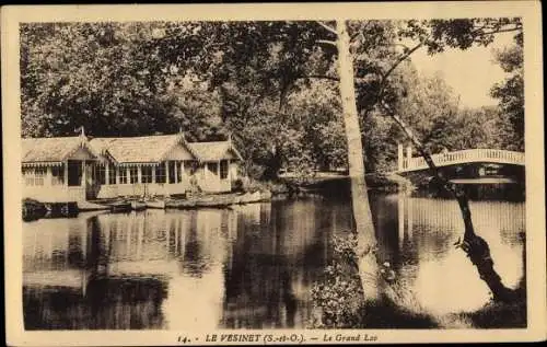 Ak Le Vésinet Yvelines, Le grand lac, pont, maisons