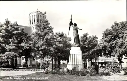 Ak Brielle Südholland, Asylplein met Vrijheidsbeeld