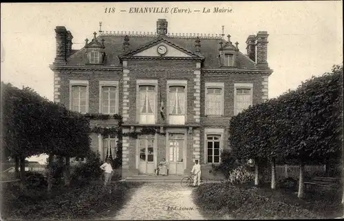 Ak Emanville Eure, La Mairie, Homme à Bicyclette